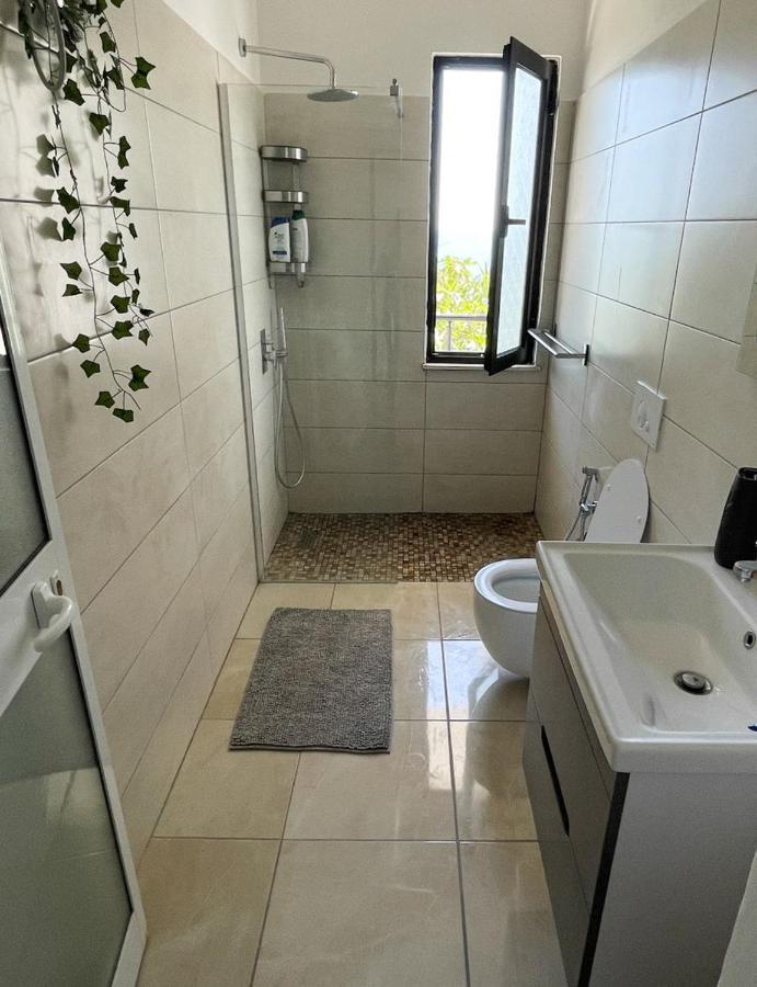 Nostalgic Sea View Apartments Durres Ngoại thất bức ảnh