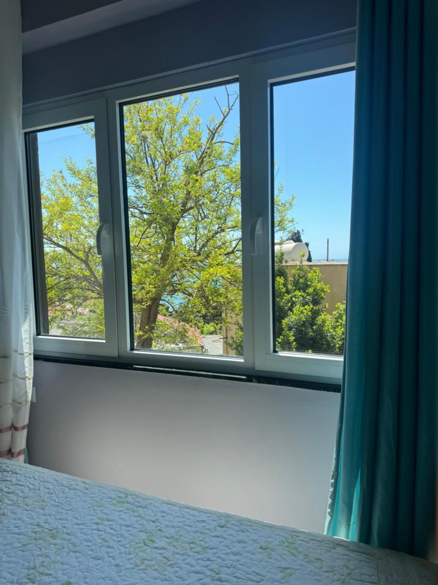 Nostalgic Sea View Apartments Durres Ngoại thất bức ảnh